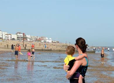Bexhill seafront, copyright TLindfield/BStorkey