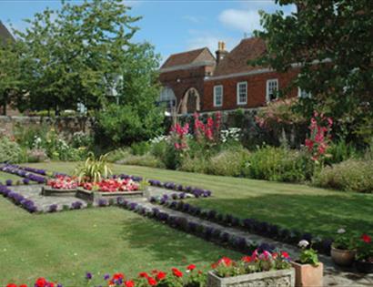 Almonry Gardens