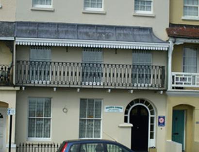 Marina Lodge Guest Housse